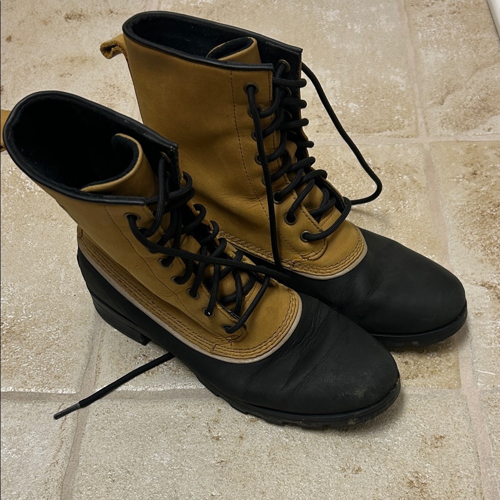 Sorel Black and Tan Winter Boots